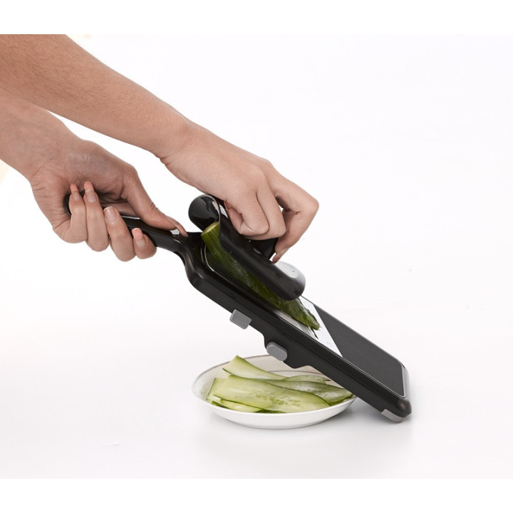 Malý kráječ zeleniny Julienne