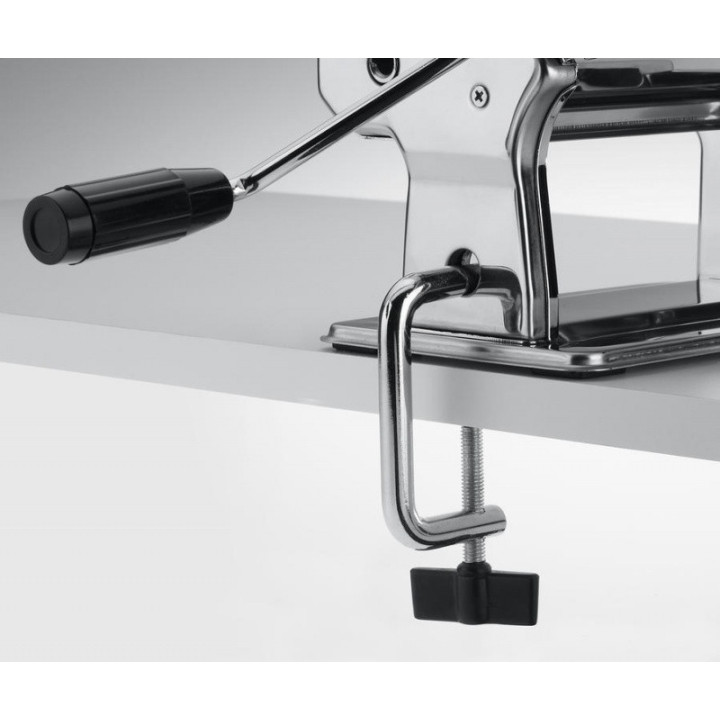 Mechanický mlýnek na tvorbu těstovin